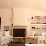 Three-level Overlooking Saint-tropez Vakantiehuis *