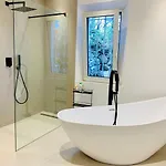 Vakantiehuis Three-level Overlooking Saint-tropez *