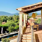 Three-level Overlooking Saint-tropez *