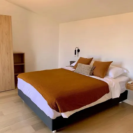 Three-level Overlooking Saint-tropez Vakantiehuis Grimaud