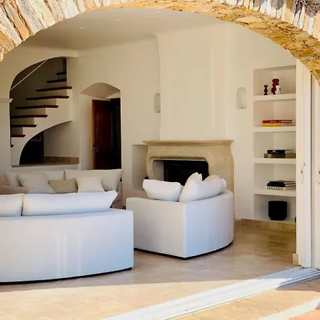 Three-level Overlooking Saint-tropez Grimaud