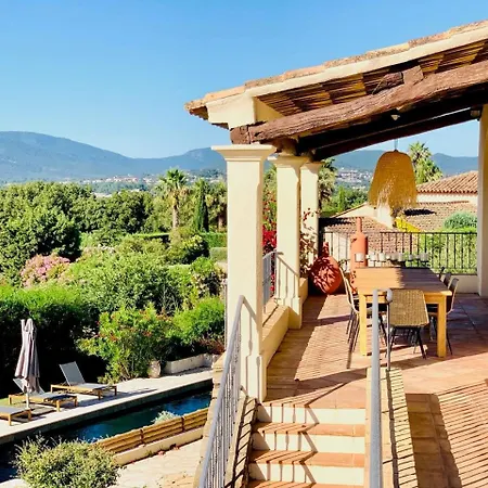 Three-level Overlooking Saint-tropez *
