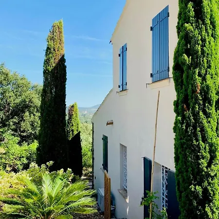 Three-level Overlooking Saint-tropez *