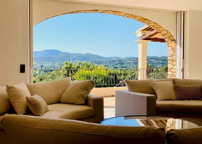 Three-level Overlooking Saint-tropez * Grimaud